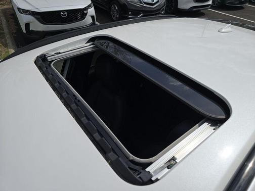 Snowflake White Pearl Mica 2025 Mazda CX-30 2.5 Turbo Premium Package