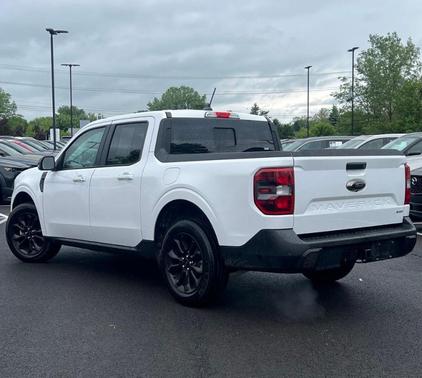 Oxford White 2024 Ford Maverick Lariat