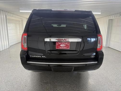 Black 2017 GMC Yukon XL Denali