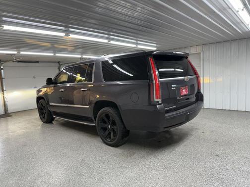 2016 Cadillac Escalade ESV Luxury