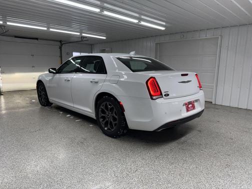 2018 Chrysler 300 S