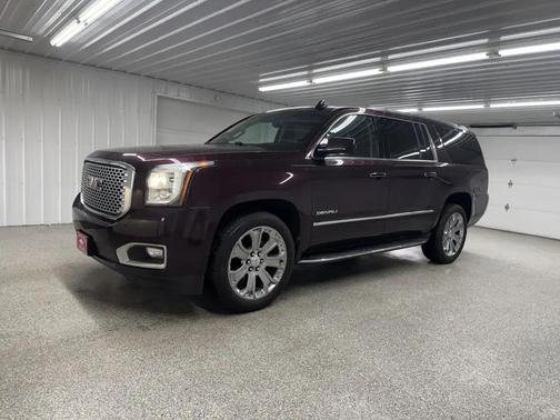 LAVEND 2017 GMC Yukon XL Denali