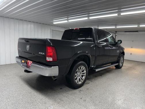 2016 RAM 1500 4WD Crew Cab 140.5'' Outdoorsman