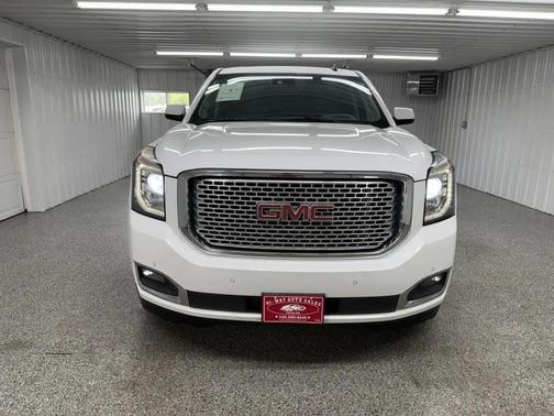 White 2015 GMC Yukon XL 1500 Denali