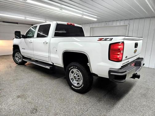 White 2018 Chevrolet Silverado 2500 LT