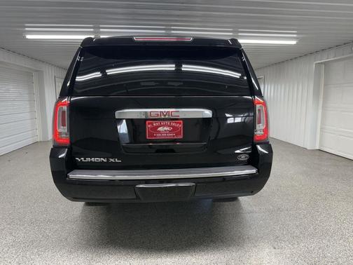 2016 GMC Yukon XL Denali