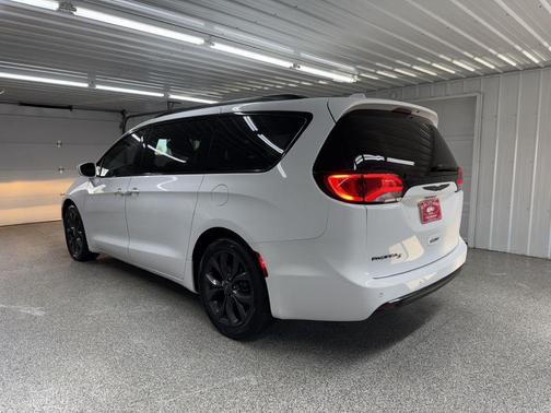 2018 Chrysler Pacifica Touring-L Plus