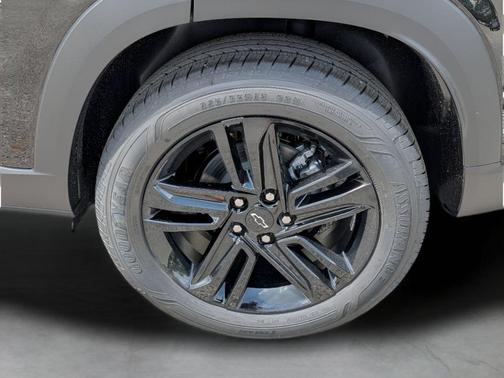 Black 2026 Chevrolet Trax ACTIV