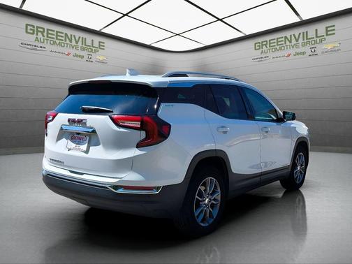 White 2023 GMC Terrain SLT