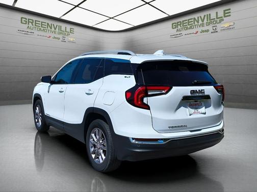 White 2023 GMC Terrain SLT