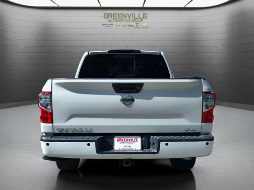White 2018 Nissan Titan SL