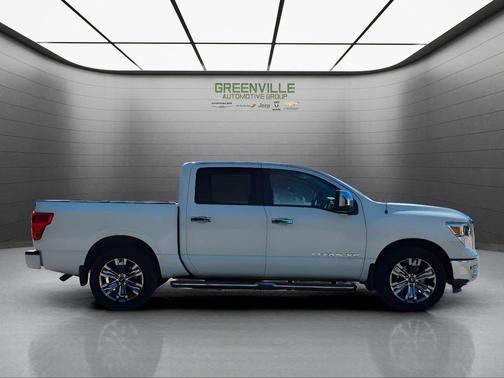 White 2018 Nissan Titan SL