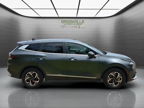 Gray 2024 Kia Sportage LX
