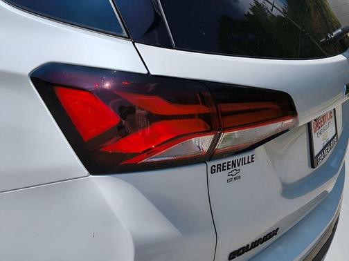 White 2023 Chevrolet Equinox RS