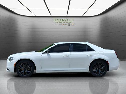 White 2023 Chrysler 300 Touring