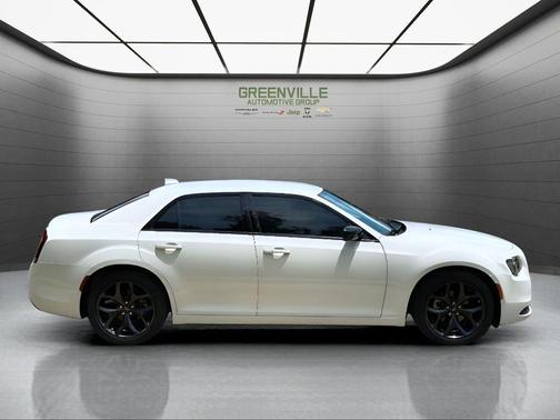 White 2023 Chrysler 300 Touring