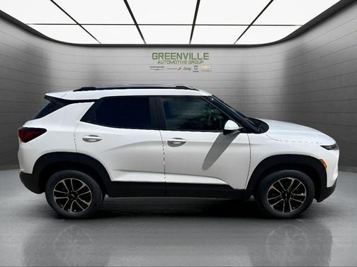 White 2026 Chevrolet Trailblazer LT