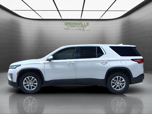 White 2022 Chevrolet Traverse LS