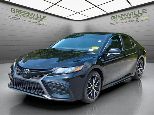 Black 2023 Toyota Camry SE