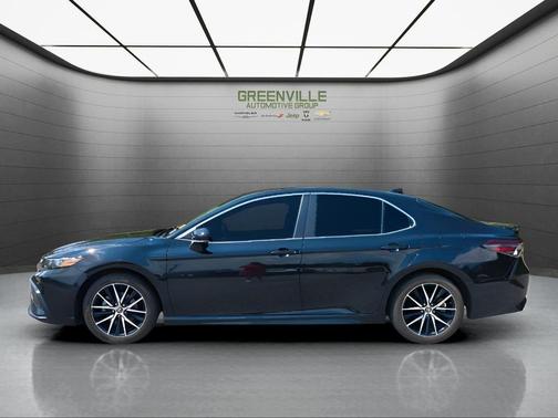 Black 2023 Toyota Camry SE