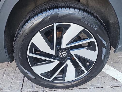 2024 Volkswagen Atlas 2.0T SE