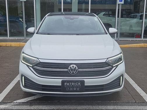 Oryx White Pearl Effect 2022 Volkswagen Jetta 1.5T SEL