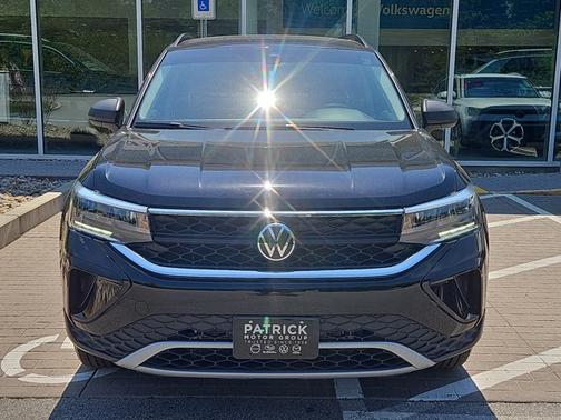 Deep Black Pearl Effect 2024 Volkswagen Taos 1.5T S