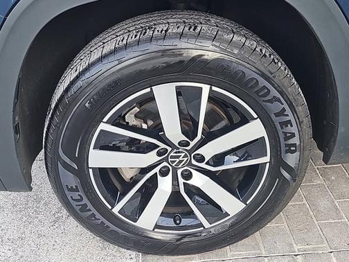 2023 Volkswagen Atlas 2.0T SE