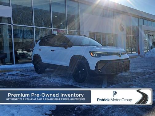 2025 Volkswagen Taos 1.5T SE Black