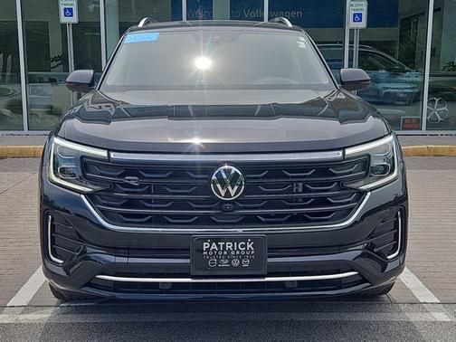 Deep Black Pearl Effect 2024 Volkswagen Atlas 2.0T SEL Premium R-Line
