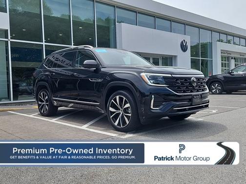 Deep Black Pearl Effect 2024 Volkswagen Atlas 2.0T SEL Premium R-Line