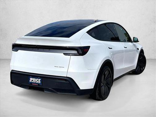 Pearl White Multi-Coat 2026 Tesla Model Y Premium All-Wheel Drive