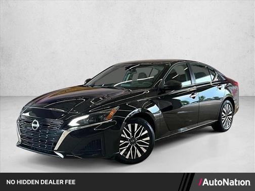 Super Black 2025 Nissan Altima SV FWD