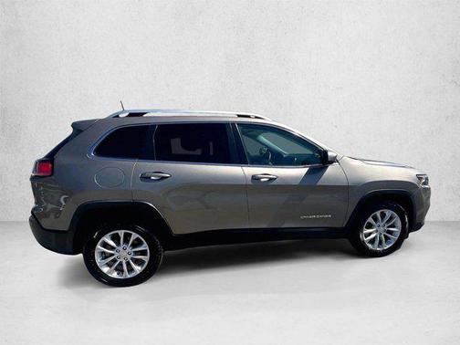 Light Brownstone Pearlcoat 2019 Jeep Cherokee Latitude