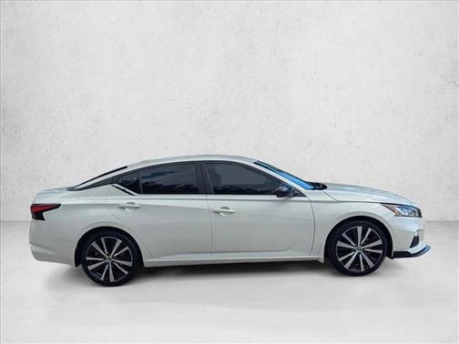 2021 Nissan Altima SR FWD