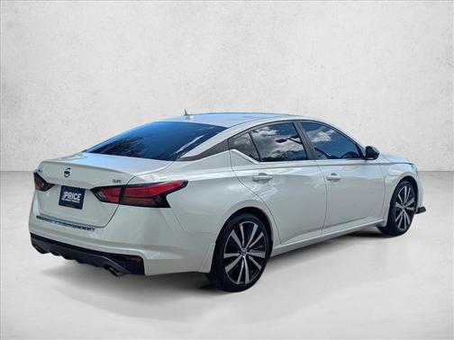2021 Nissan Altima SR FWD