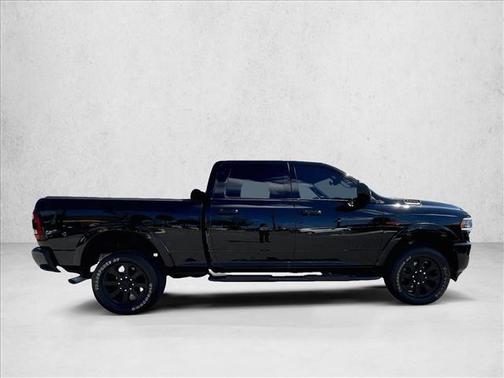 2022 RAM 2500 Laramie Crew Cab 4x4 6'4' Box