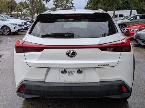 Eminent White Pearl 2019 Lexus UX 200 Base