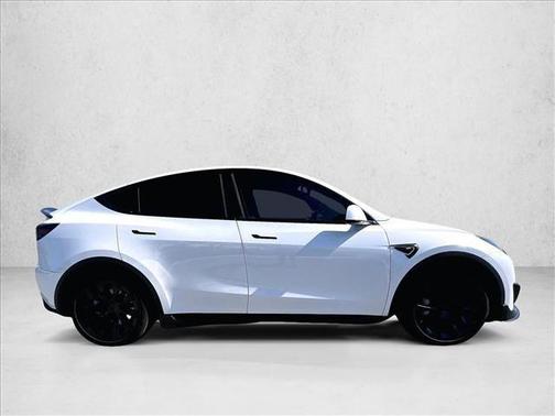 2025 Tesla Model Y Long Range Dual Motor Rear-Wheel Drive