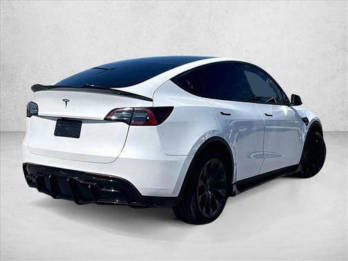 2025 Tesla Model Y Long Range Dual Motor Rear-Wheel Drive