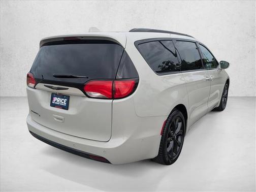 2019 Chrysler Pacifica Touring-L Plus