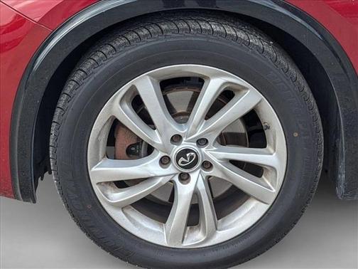 2019 INFINITI QX30 LUXE