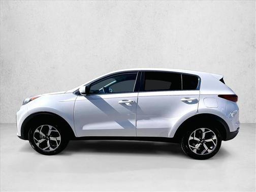 Snow White Pearl 2022 Kia Sportage LX