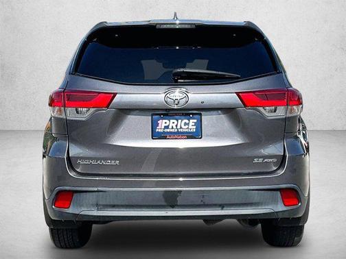 Predawn Gray Mica 2018 Toyota Highlander SE