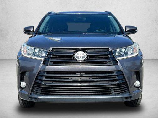 Predawn Gray Mica 2018 Toyota Highlander SE