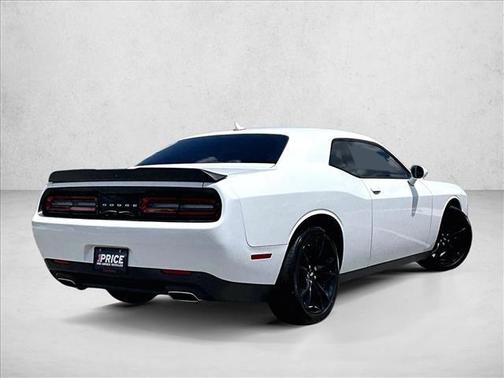 White Knuckle Clearcoat 2018 Dodge Challenger SXT