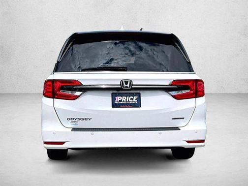 Platinum White Pearl 2024 Honda Odyssey Touring