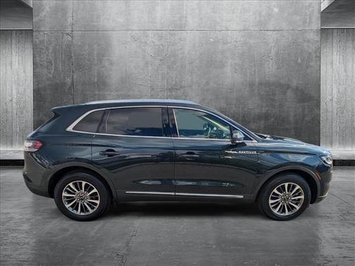 2022 Lincoln Nautilus Standard