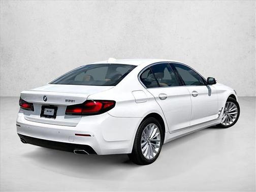 Alpine White 2022 BMW 530 i