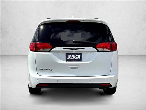Bright White Clearcoat 2020 Chrysler Pacifica Touring-L Plus